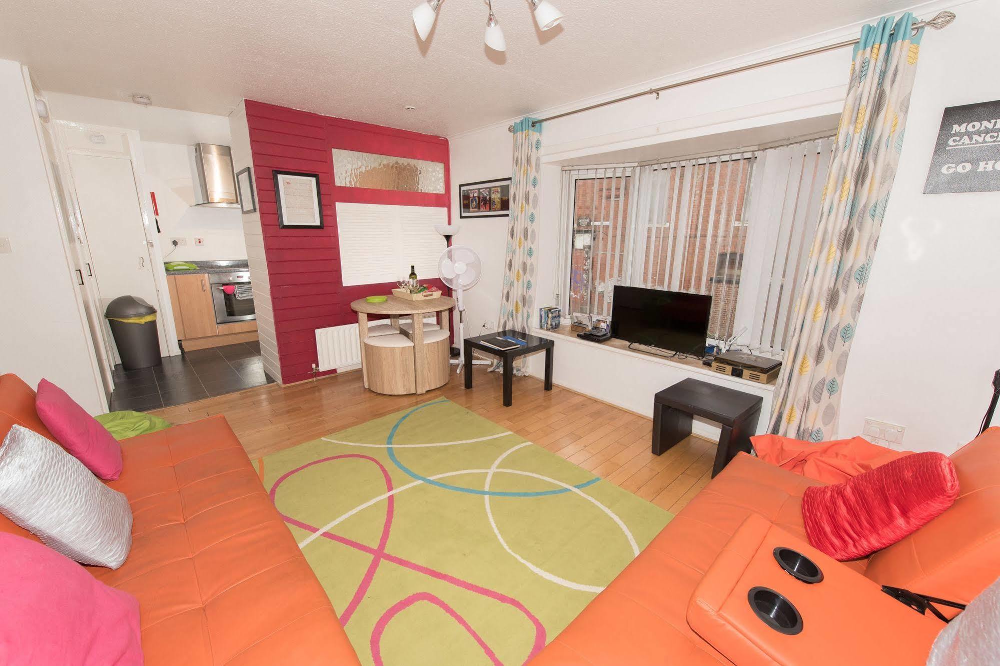 Very Central Location- Free Parking - 2 Bedrooms Belfast Exterior photo