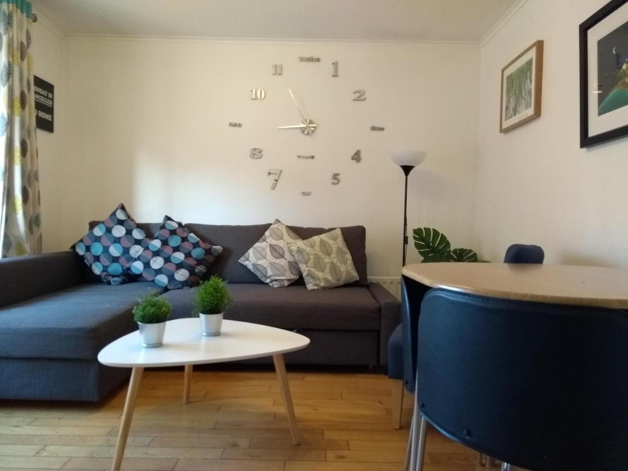 Very Central Location- Free Parking - 2 Bedrooms Belfast Exterior photo