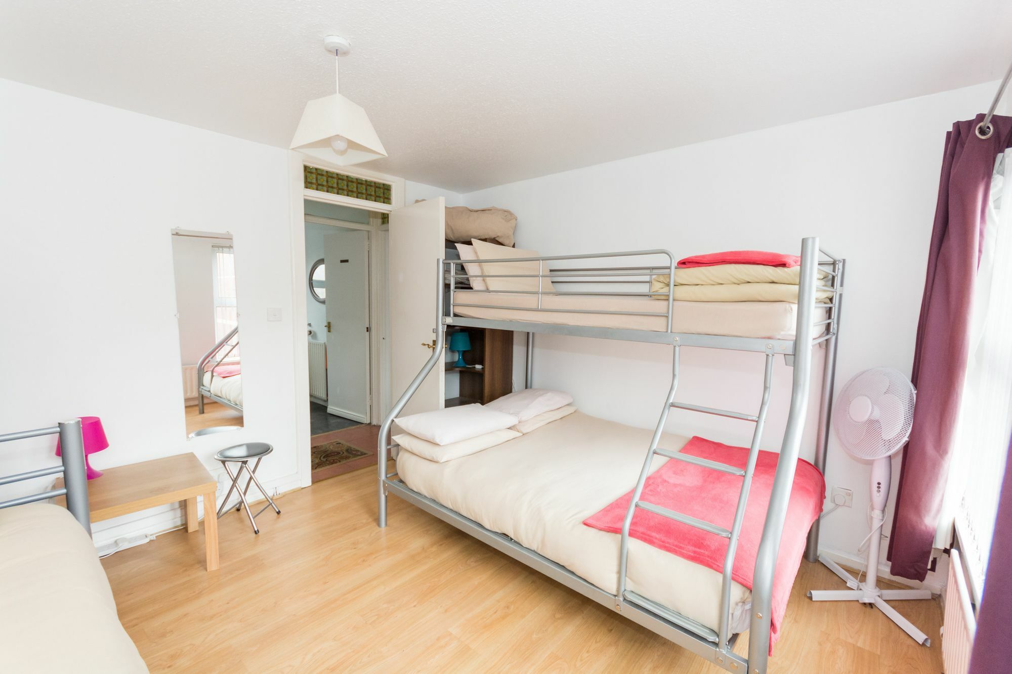 Very Central Location- Free Parking - 2 Bedrooms Belfast Exterior photo