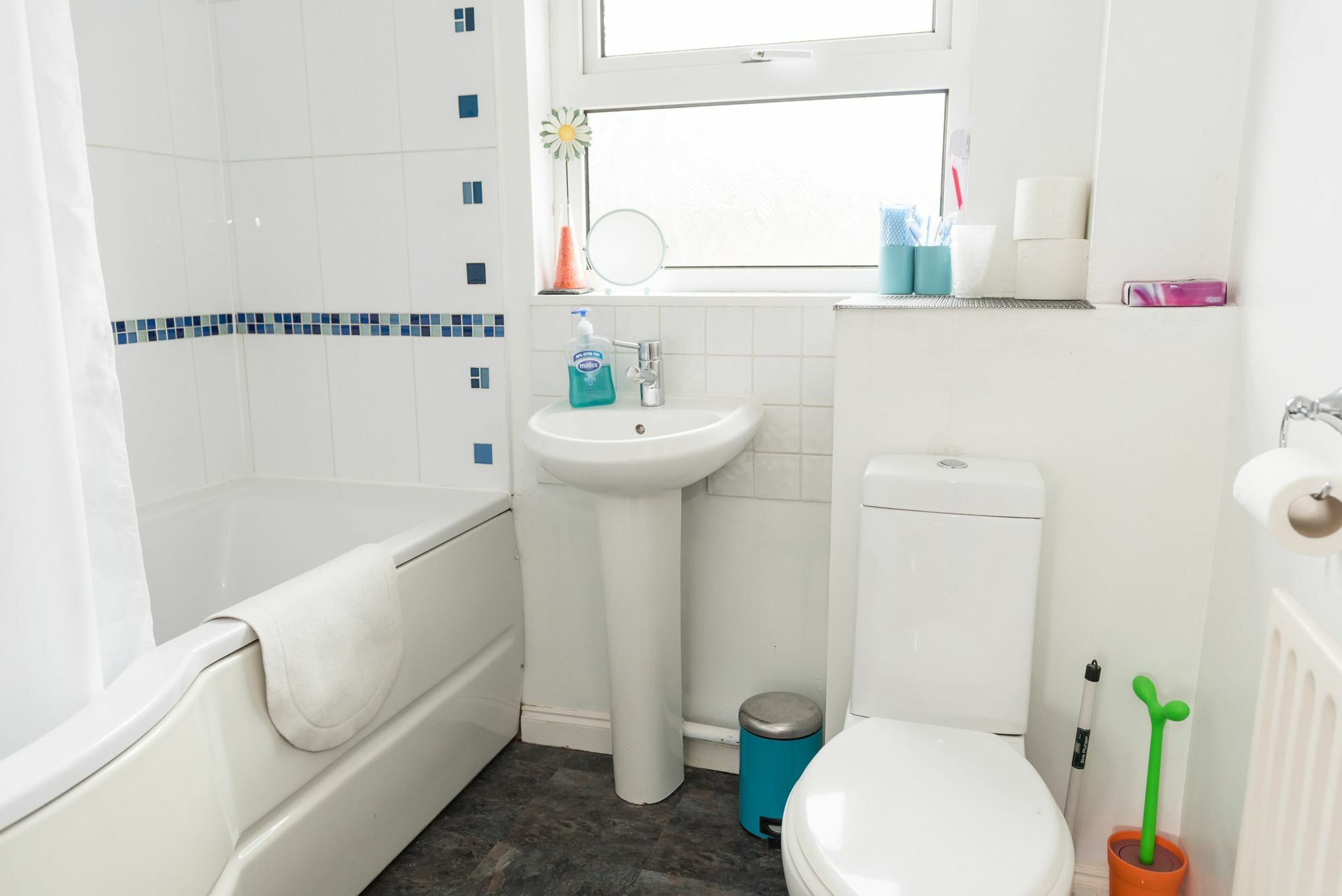 Very Central Location- Free Parking - 2 Bedrooms Belfast Exterior photo