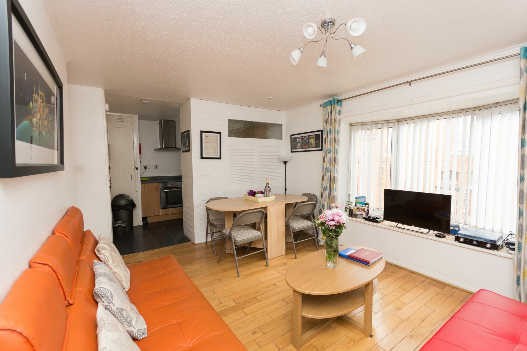Very Central Location- Free Parking - 2 Bedrooms Belfast Exterior photo